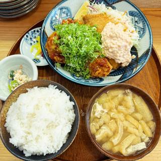 アジフライ&唐揚げネギ盛定食(食堂 くるり)