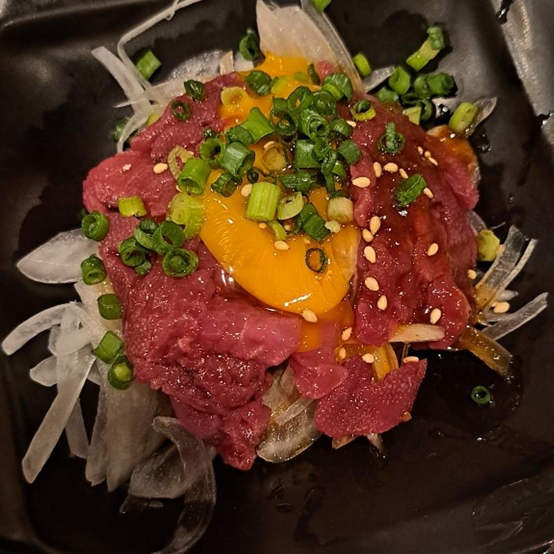 桜ユッケ(国際通り応援団 大分からあげと鉄板焼 勝男)