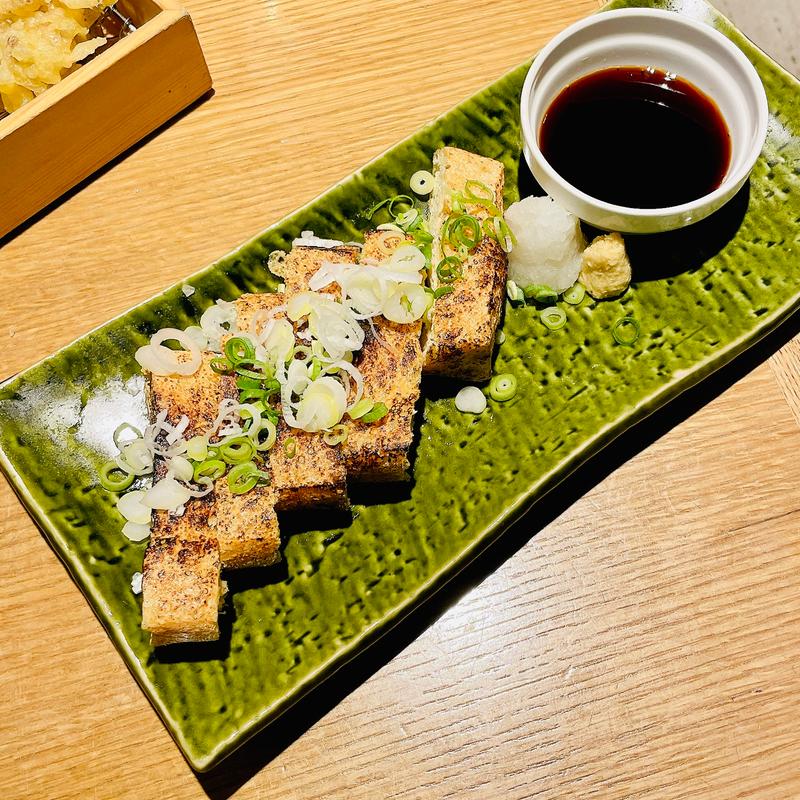 栃尾揚げ(江戸切り 助六そば ぬる燗佐藤)