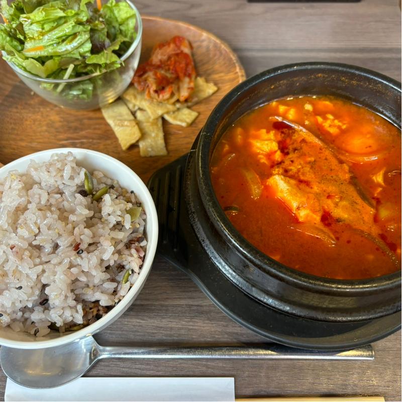 手作りスンドゥブ（赤）(Green Green Korean Dining)