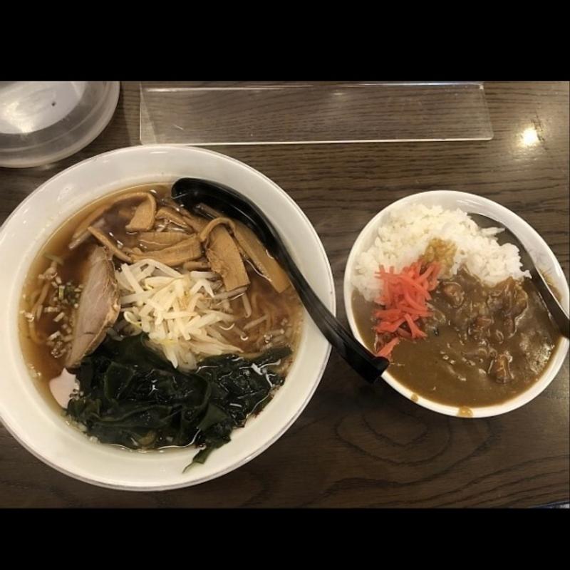 らーめん半カレー(紫金飯店 原宿店)