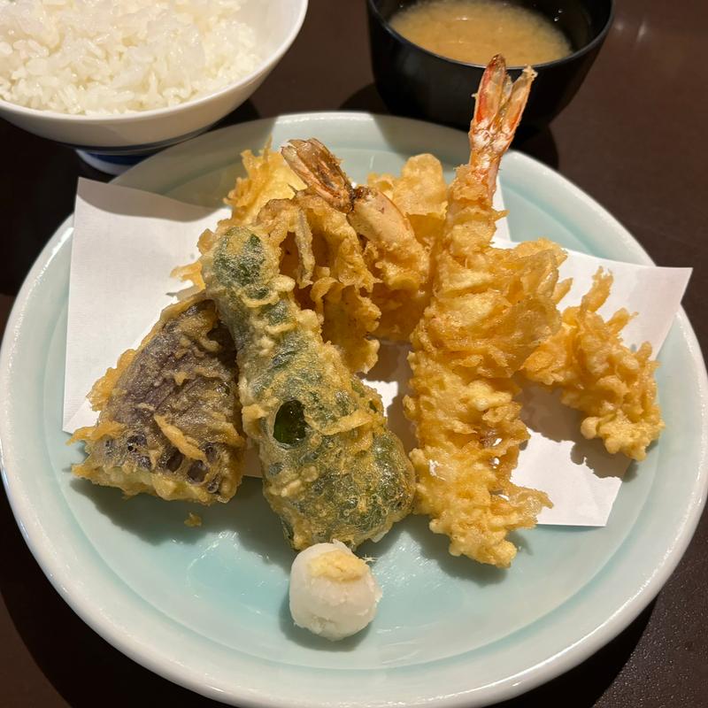 天ぷら定食(天吉 （てんきち）)