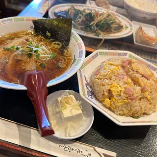 半ラーメンとチャーハンセット(謝謝ラーメン)