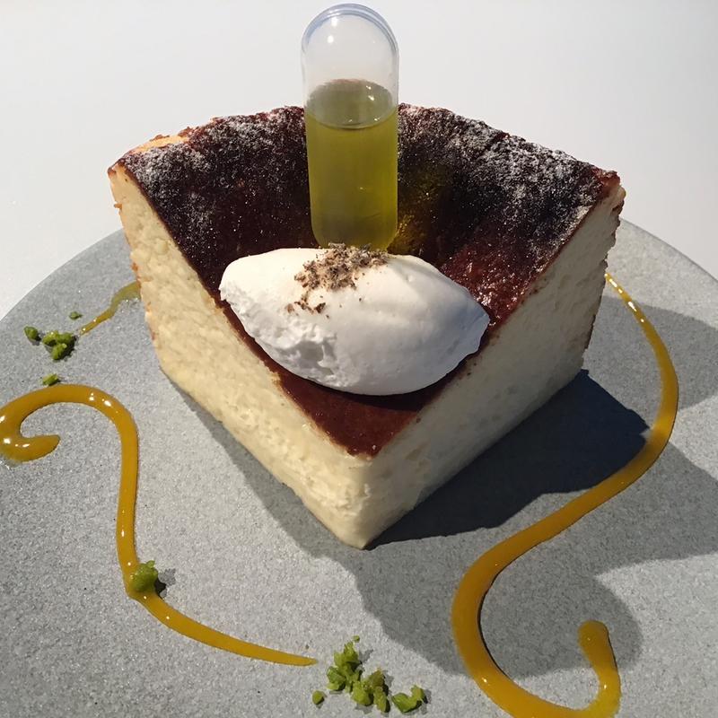 バスク風チーズケーキ(クロスビープラス（CROSS B PLUS）)