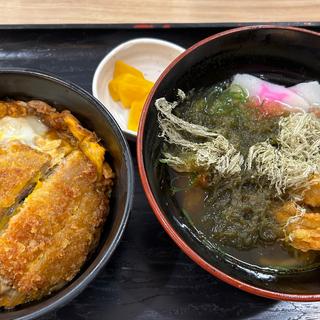 カツとじ丼　ミニうどん付(資さんうどん 新宮店)