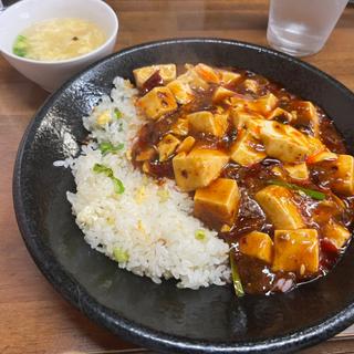 麻婆炒飯(餃子菜館 万徳 （マントク）)