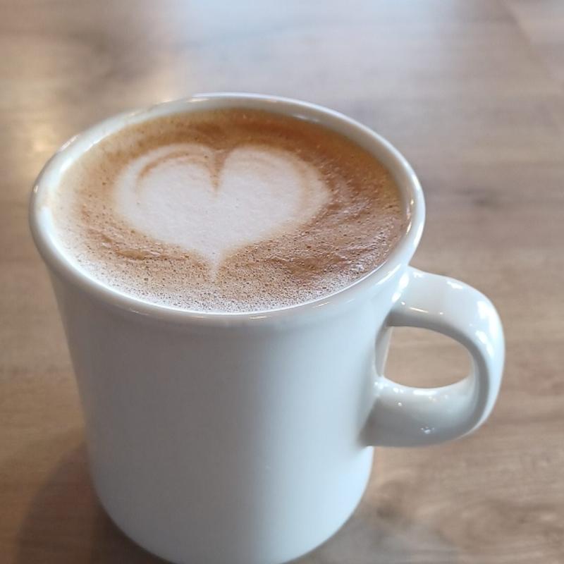 アーモンドミルクラテ(BRAND NEW DAY COFFEE KOFU EAST)