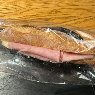 ボンレスハムとブリーチーズ(ル･プチメック 日比谷店)