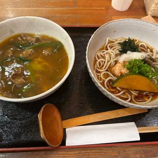 あわせうどん(カレーうどんとポン酢おろしうどん)