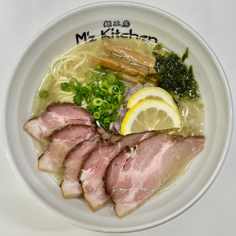 真鯛出し塩そば + 追加レアチャーシュー(M‘z Kitchen)