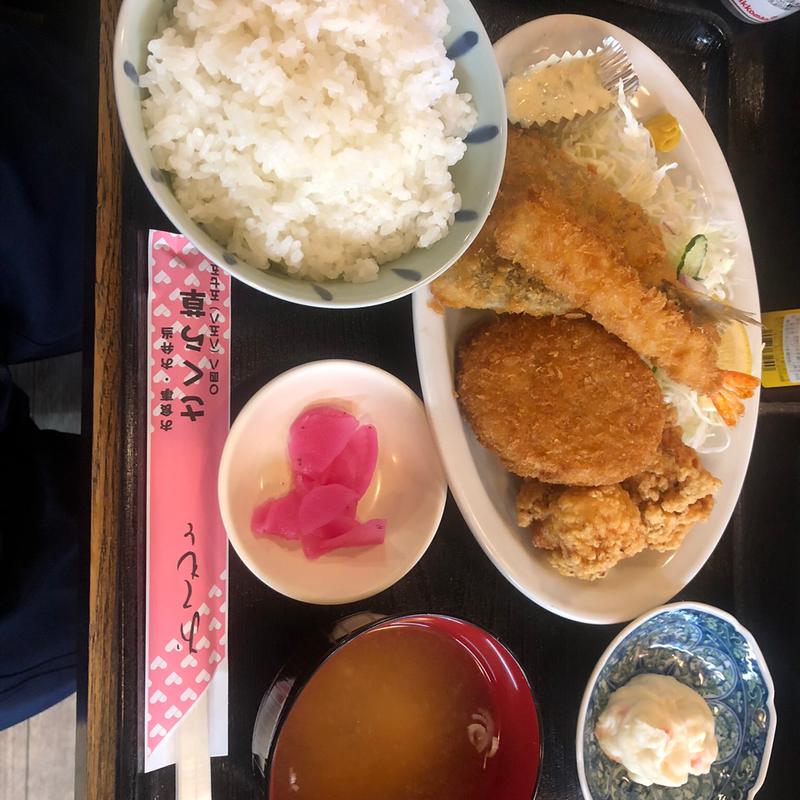 ミックスフライ定食(お食事·定食 さくら草)