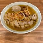大山鶏吊るし焼きモモ肉炙り1枚のせ 塩 味玉