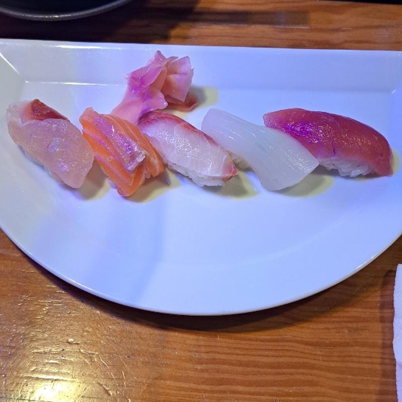 おまかせ握り5貫(海さん〜市)