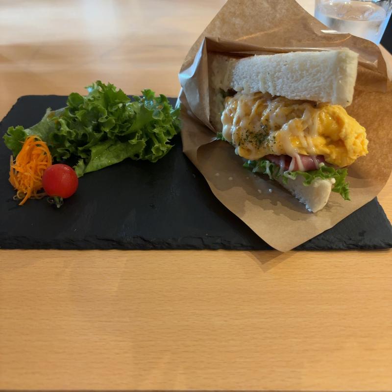 ベーコンエッグサンド(bond)