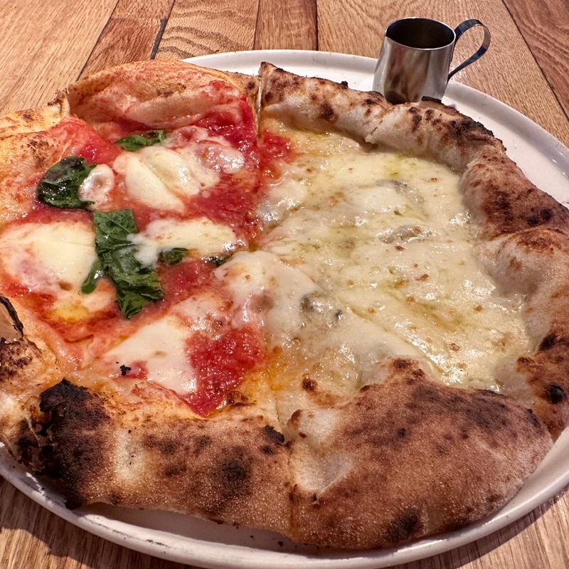 Quattro Formaggi & Margarita(PIZZERIA ROCCO)