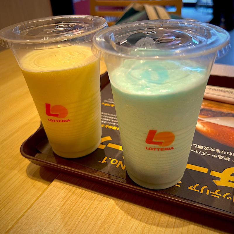 バニラシェーキ＆ラムネシェーキ(ロッテリア 福島エスパル店 )