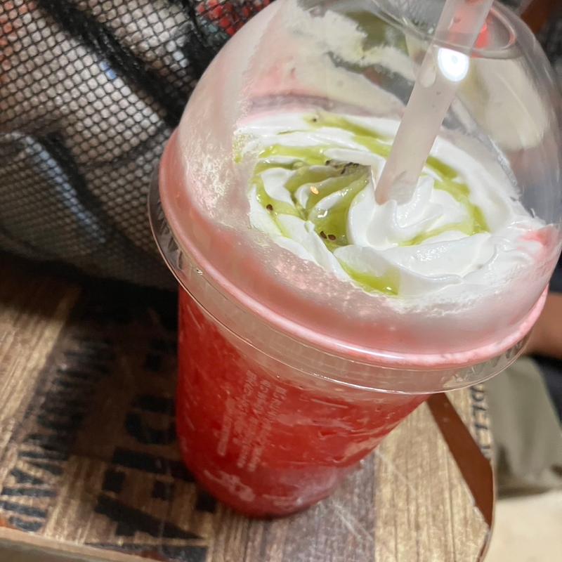 スイカフラッペ(マクドナルド ＪＲ難波駅前店)