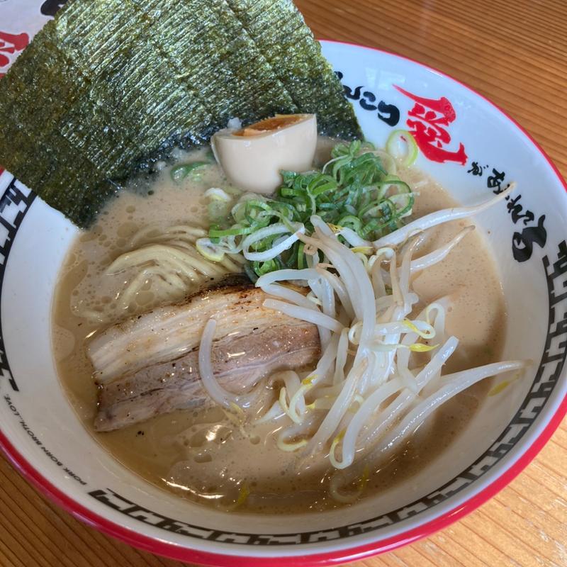 とんこつラーメン(とんこつ愛があふれてる ラーメンとりこ 天理店)