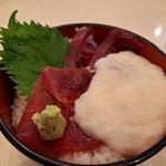 まぐろ山かけ丼(ビストロ 立ち寿司 カリモーチョ （BISTRO 立ち寿司 KALIMOTXO）)