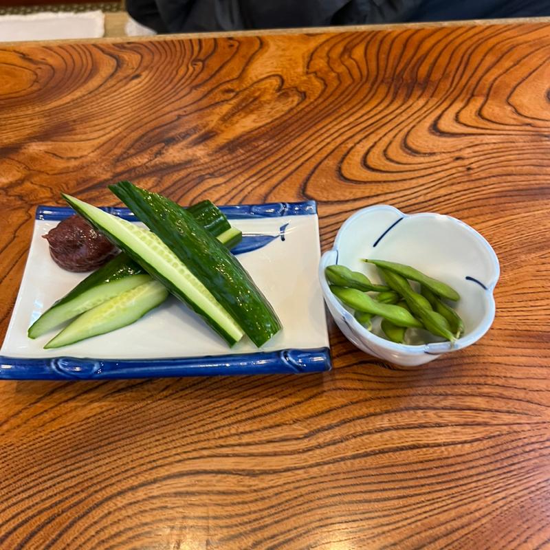 梅きゅう　枝豆（お通し）(まるか家)