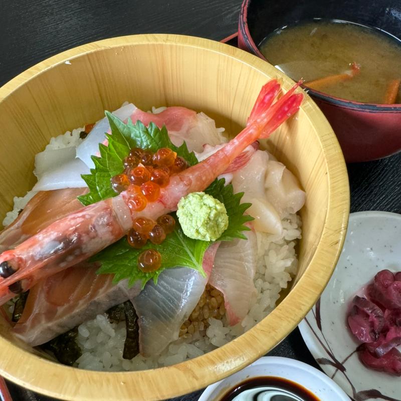 海鮮丼(れんが亭 （れんがてい）)