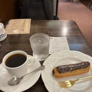 エビアンブレンド+チョコエクレア(エビアン 東一北店 )