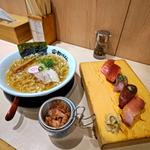 利尻昆布と煮干しの追いかつおラーメン＋日替り五貫(すごい煮干ラーメン野毛 すし 釣りきん)