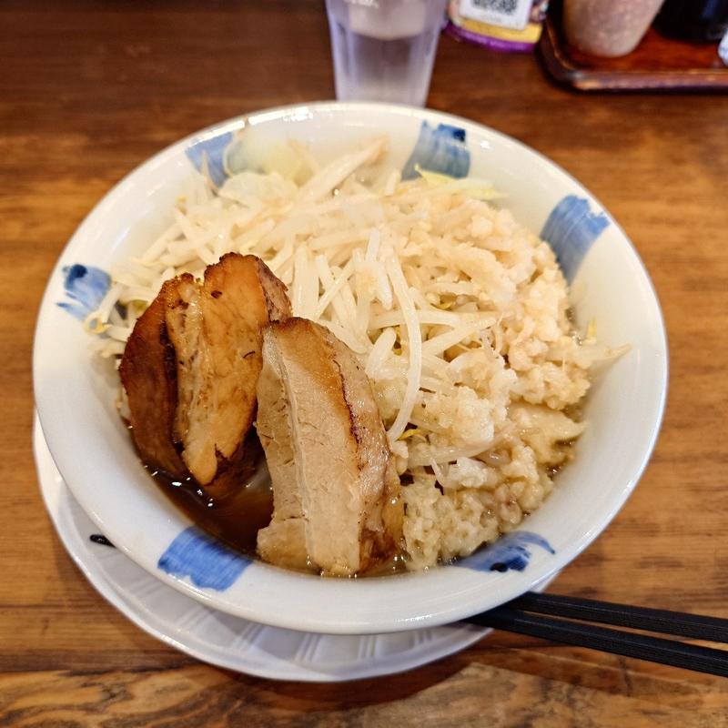 駒二郎、肉増し背脂増し(らーめん駒)