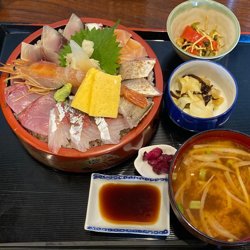 特別海鮮丼(源七 くろとり食堂)