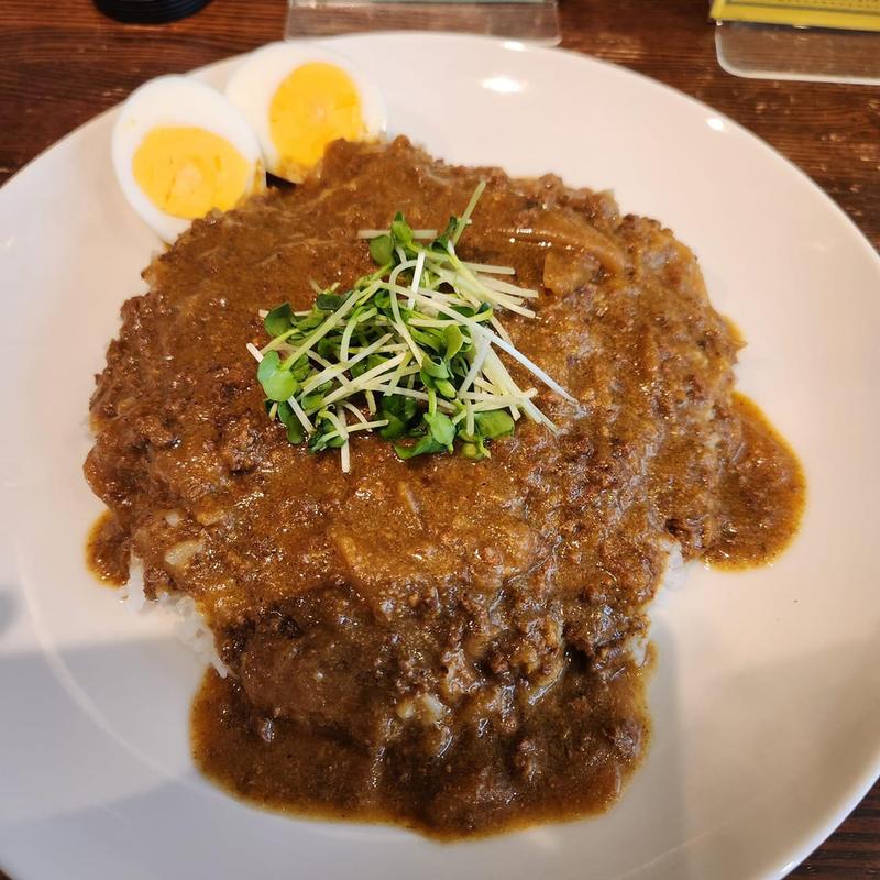 グリーンカレー 茹で卵(サイのツノ)