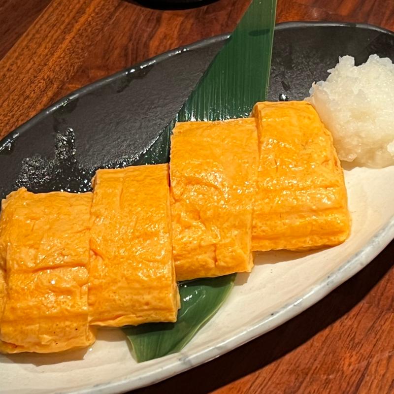 こだわり赤卵のだし巻き(炭火焼鳥 権兵衛 なんばパークス店)