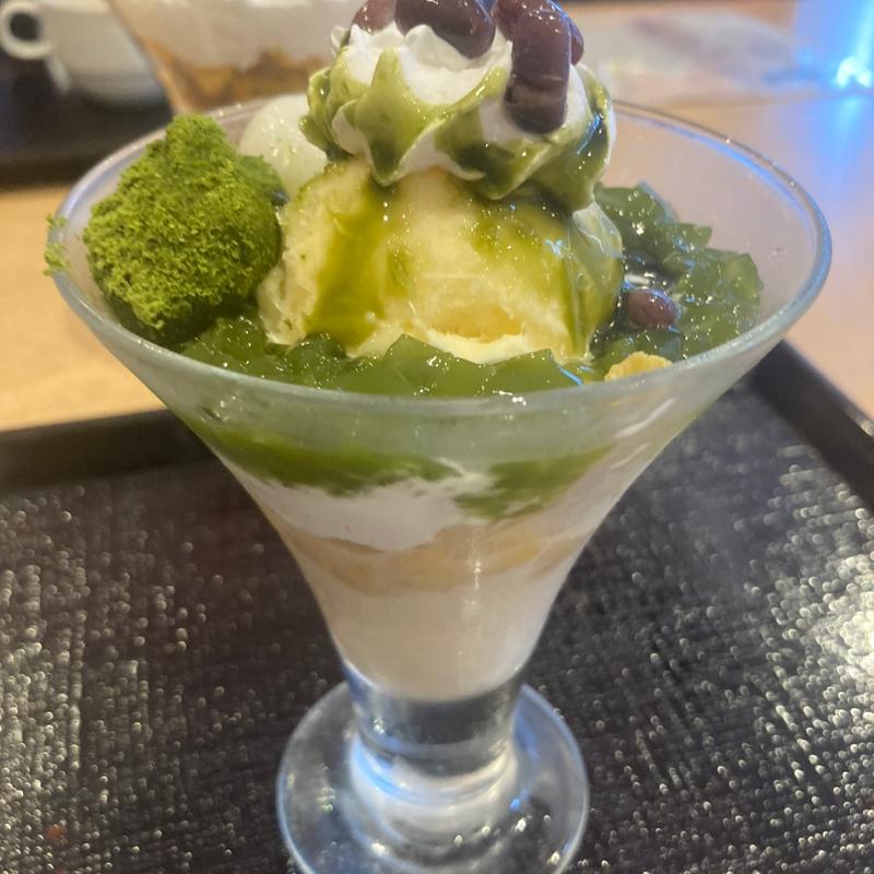 抹茶パフェ(レストラン&カフェ Lagoon)