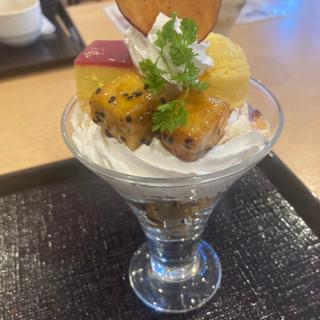 サツマイモパフェ(レストラン&カフェ Lagoon)