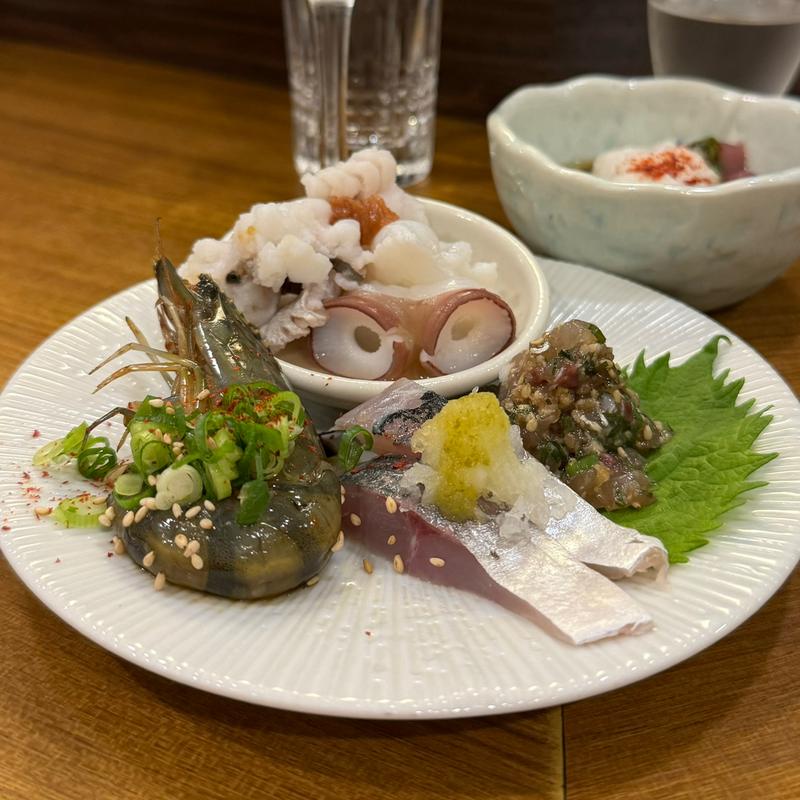 酔っぱらい車海老、鯵の炙り、なめろう、鱧と北海道蛸(旬の魚と旨い酒 山田食堂)