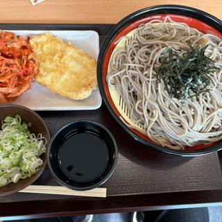 ざる蕎麦特盛と生姜天、鳥天(十割そば 二代目長助岡崎美合店)