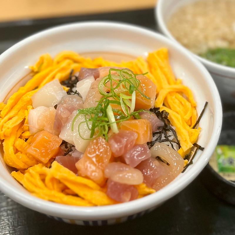 海鮮ちらし丼(なか卯 すすきの西店 )