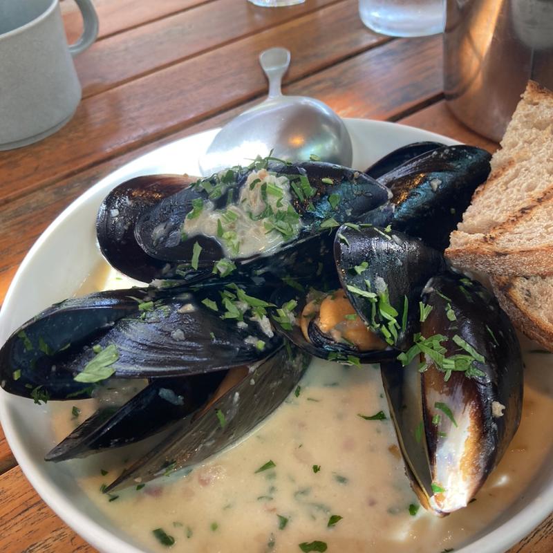 ムール貝のクリームソース(QUAYS pacific grill(キーズ パシフィック グリル))