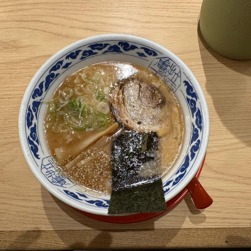 黒(九州らーめん 亀王 梅田総本店 （きおう）)