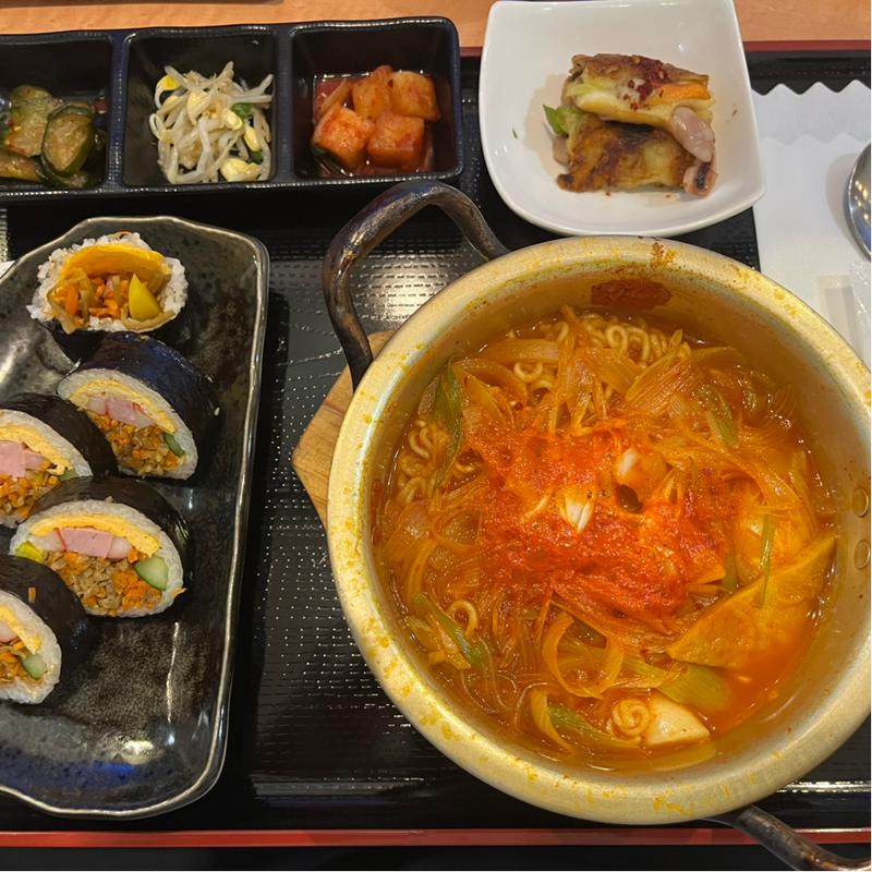 キンパ＆ラポキ定食(扶餘(プヨ) 電力ビル店)