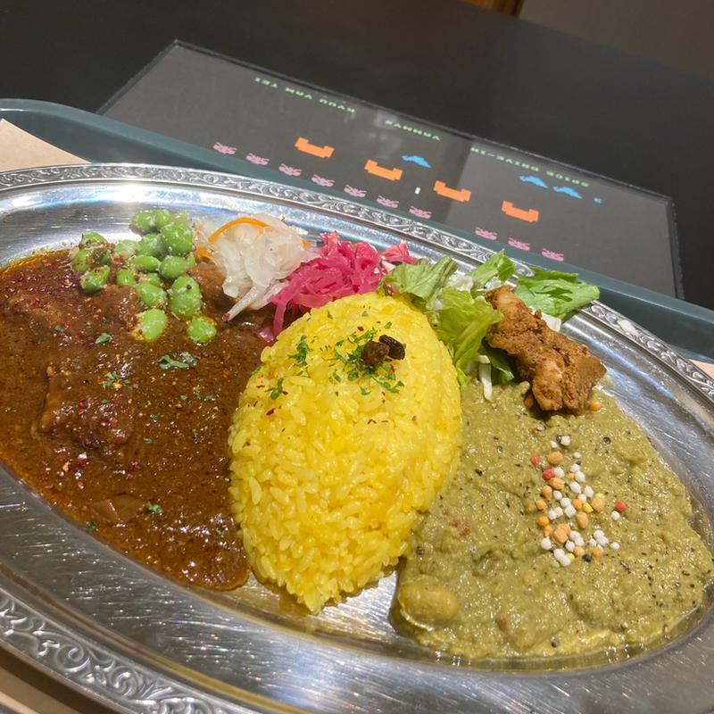 あいがけ2種カレー(ヤミーズ 旧ヤム邸)