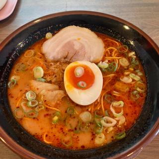 赤ラーメン1辛(博多らーめん 万々)