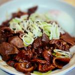 ホルモン丼 + 半熟卵