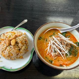 担々麺とニンニク炒飯(中国菜館 藤光)