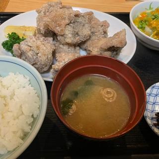 唐揚げ定食(雛どり)