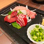 鶏刺し4種盛り(酒美鶏 葛城)