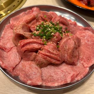 ヒロミヤ名物 牛タン塩盛り合わせ(焼肉ヒロミヤ四谷4号店)