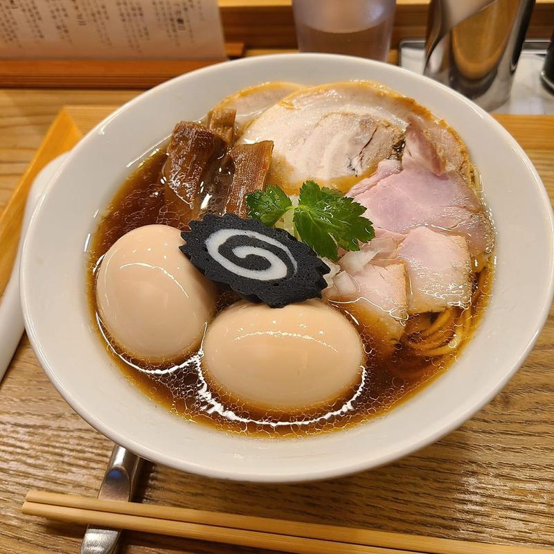 特製炭火焼き鯵煮干しそば チャーシュー 味玉(銀座らぁ麺 しら石)