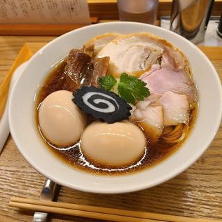特製炭火焼き鯵煮干しそば チャーシュー 味玉(銀座らぁ麺 しら石)