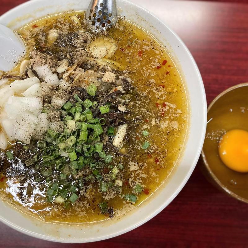 塩スタミナそば 生卵(鶏こく中華 すず喜)