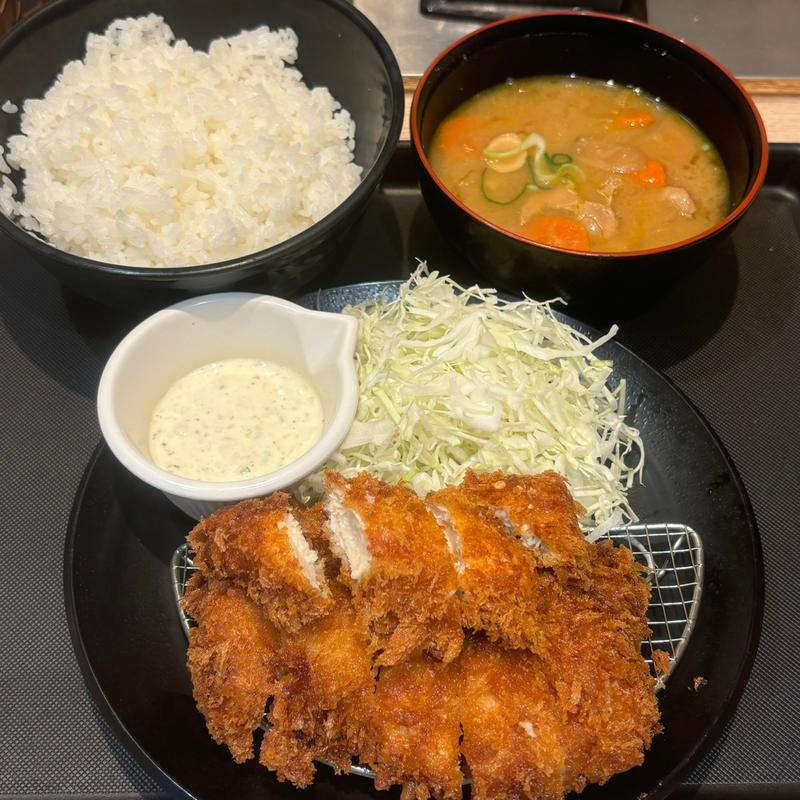 チキンかつ＆ささみかつ(1本)定食(松のや 中野坂上店)